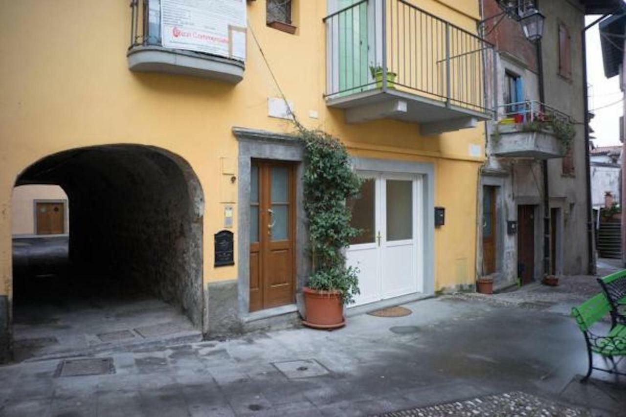 La Casa Nel Borgo Sul Lago Pisogne Exterior photo